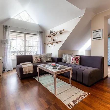 Lovely Spacious In The City Center Apartmán Kuressaare