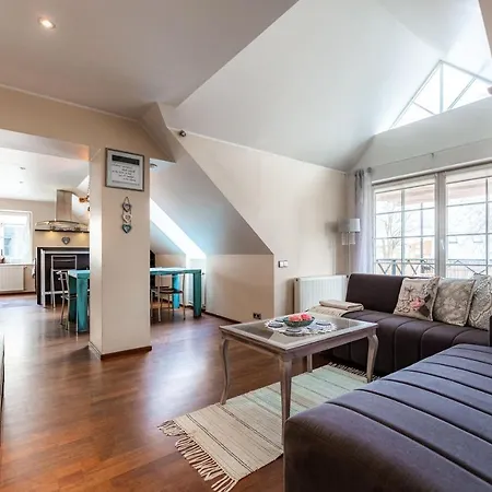 Apartmán Lovely Spacious In The City Center