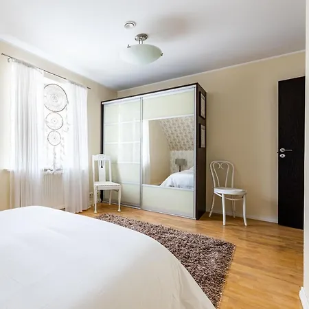 Lovely Spacious In The City Center Apartmán