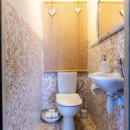 Lovely Spacious In The City Center Apartmán Kuressaare