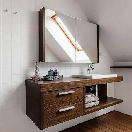 Apartmán Lovely Spacious In The City Center