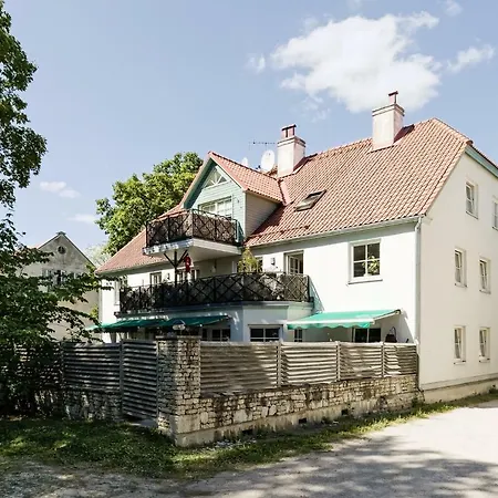 Lovely Spacious In The City Center * Курессааре